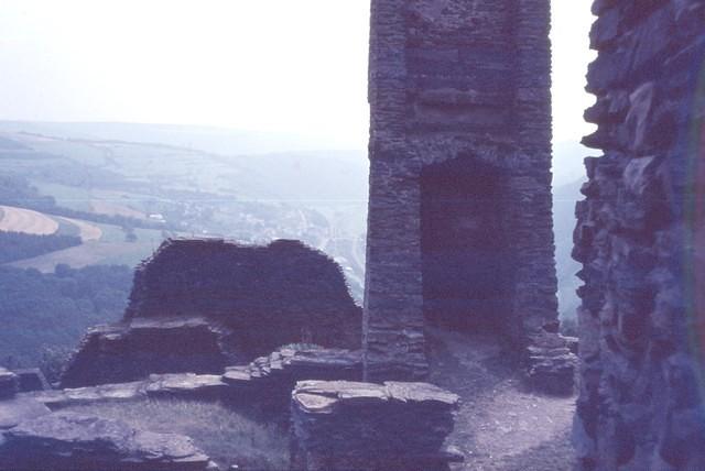 Ruine Bourscheid5