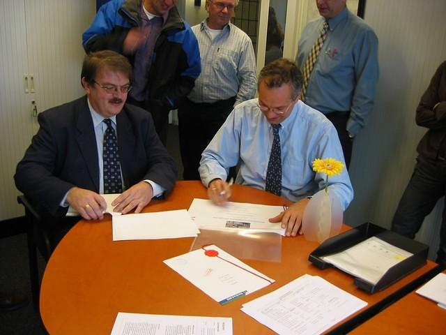 Pieter and Leo (my two bosses) signing the Completian Certificate for the cleaning of Leo's room (for the first time in 25 years